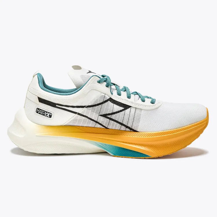 Side view on white background of Mens Diadora Gara Carbon running shoe in White/Black/Kumquat, Medium (Regular) width