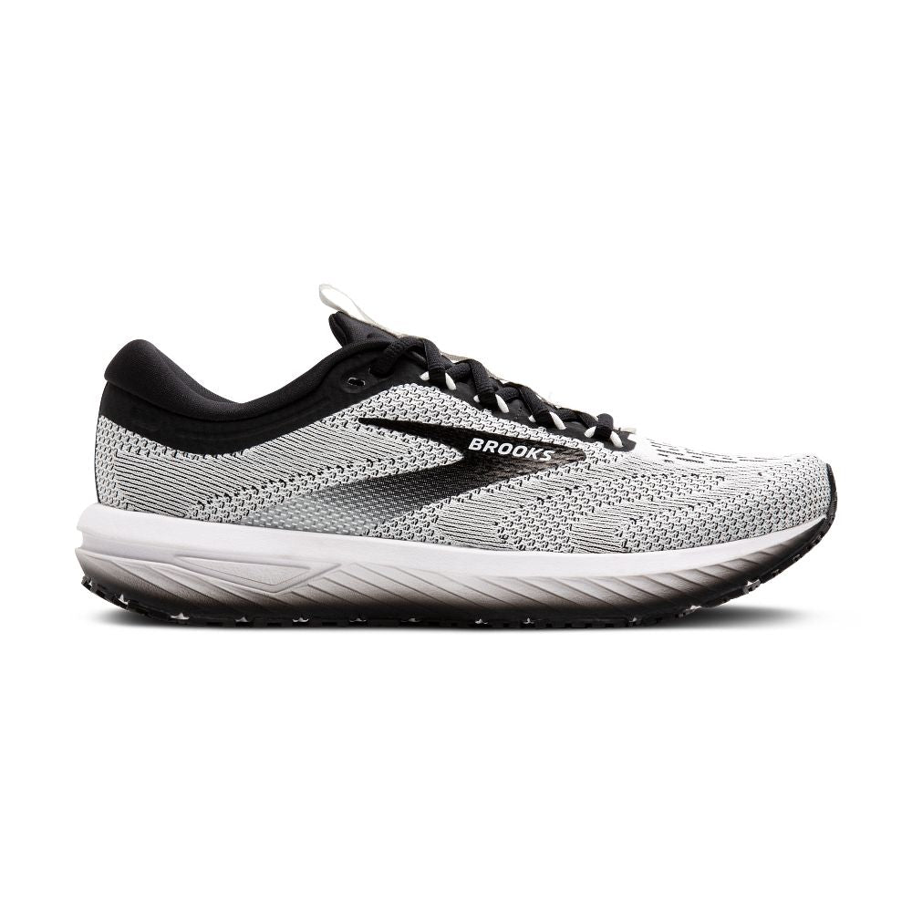 Women's Brooks Revel 7, White/Black, 8 B Medium