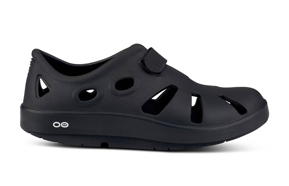 Women's OOFOS OOCandoo, Black, 7 B Medium