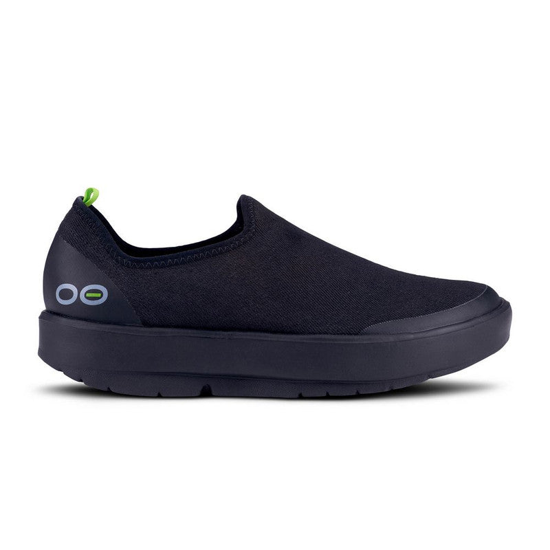 Women's OOFOS OOmg EeZee, Black, 6.5 B Medium