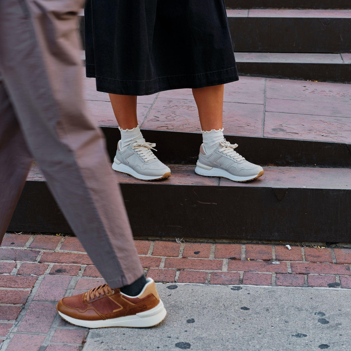 Unisex KURU APOGEE Luxe, Taupe Gray/Gum