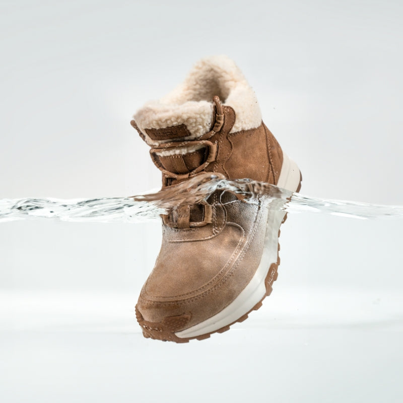 Women's Kuru Atom Lumi, Jet Black/Bright White