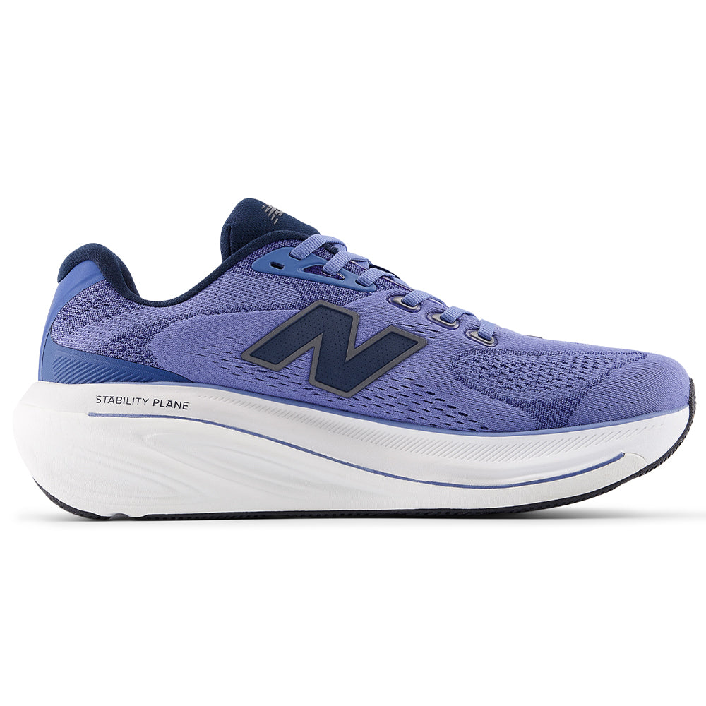 Side view on white background of Mens New Balance Fresh Foam 860 running shoe in Fairweather Blue/NB Navy, Extra Wide width