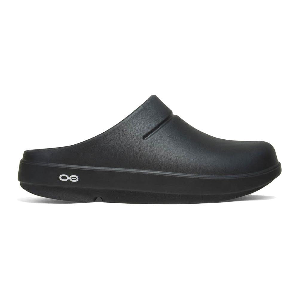 Side view on white background of Womens OOFOS OOcloog running shoe in Black, Medium (Regular) width