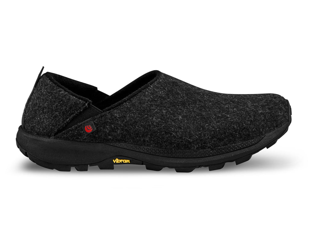 Side view on white background of Mens Topo Athletic Rekovr 2 running shoe in Charcoal/Black, Medium (Regular) width