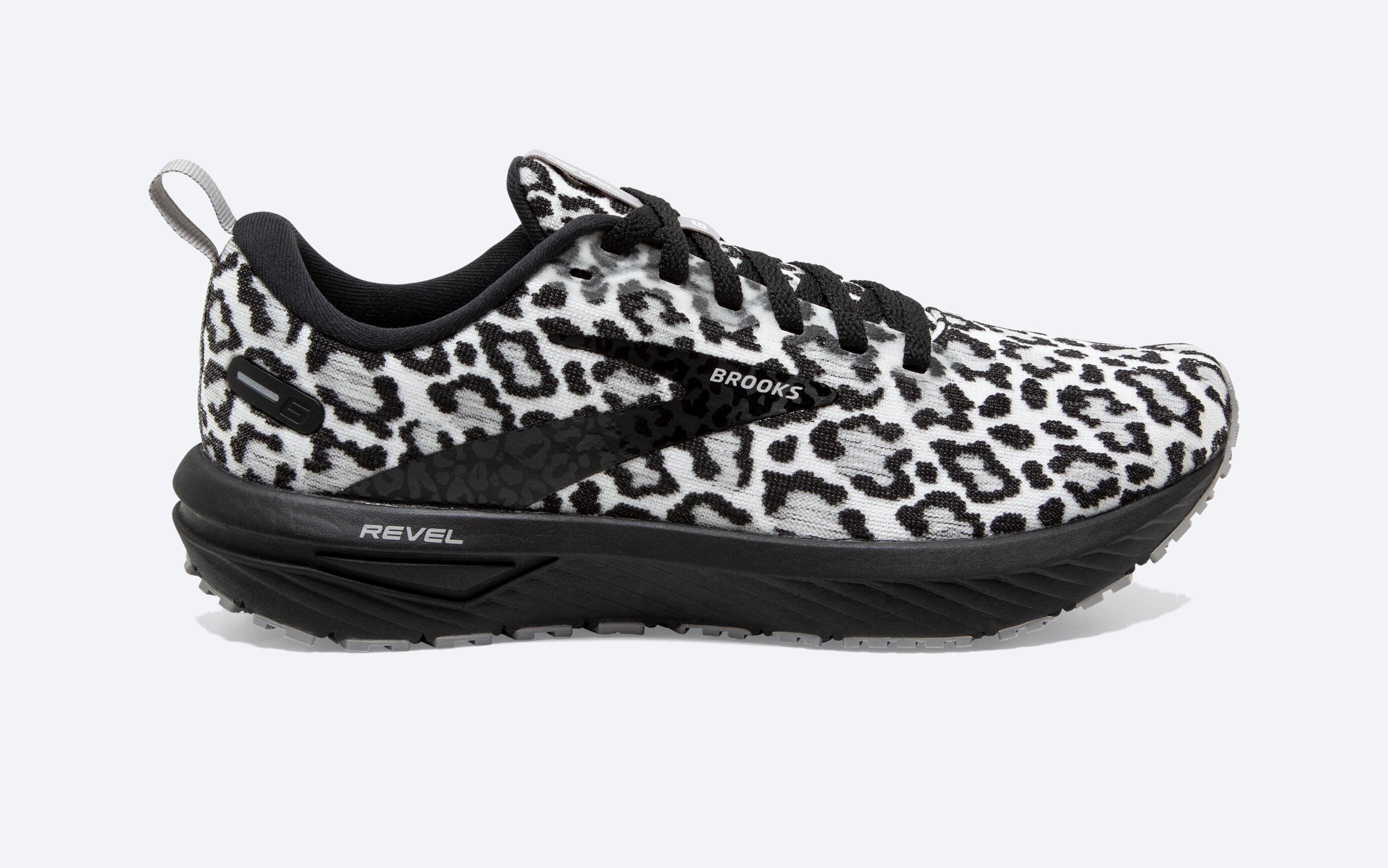 Women's Brooks Revel 6, Black/Alloy/White, 10.5 B Medium