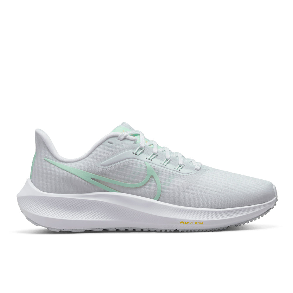 Women's Nike Air Zoom Pegasus 39, White/Mint Foam-Pure Platinum, 9.5 B Medium
