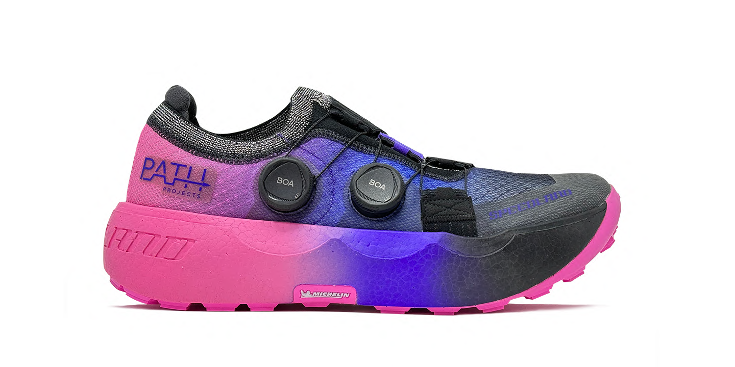 Side view on white background of Unisex Speedland GS:OAK running shoe in Black/Pink, Medium (Regular) width