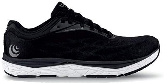 Men's Topo Athletic Magnifly 3, Black/Black, 9 D Medium
