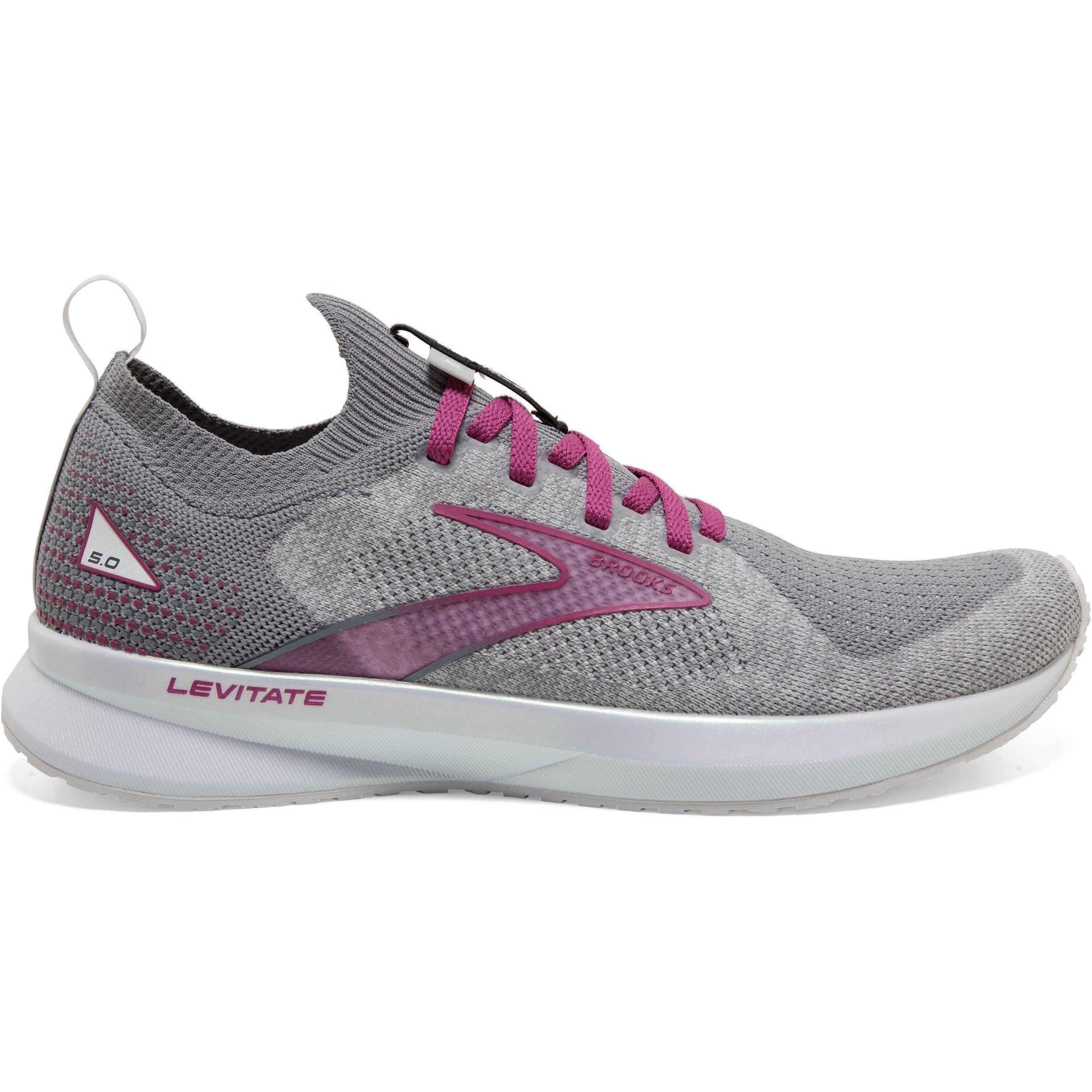Women's Brooks Levitate Stealthfit 5, White/Grey/Baton Rouge, 6 B Medium