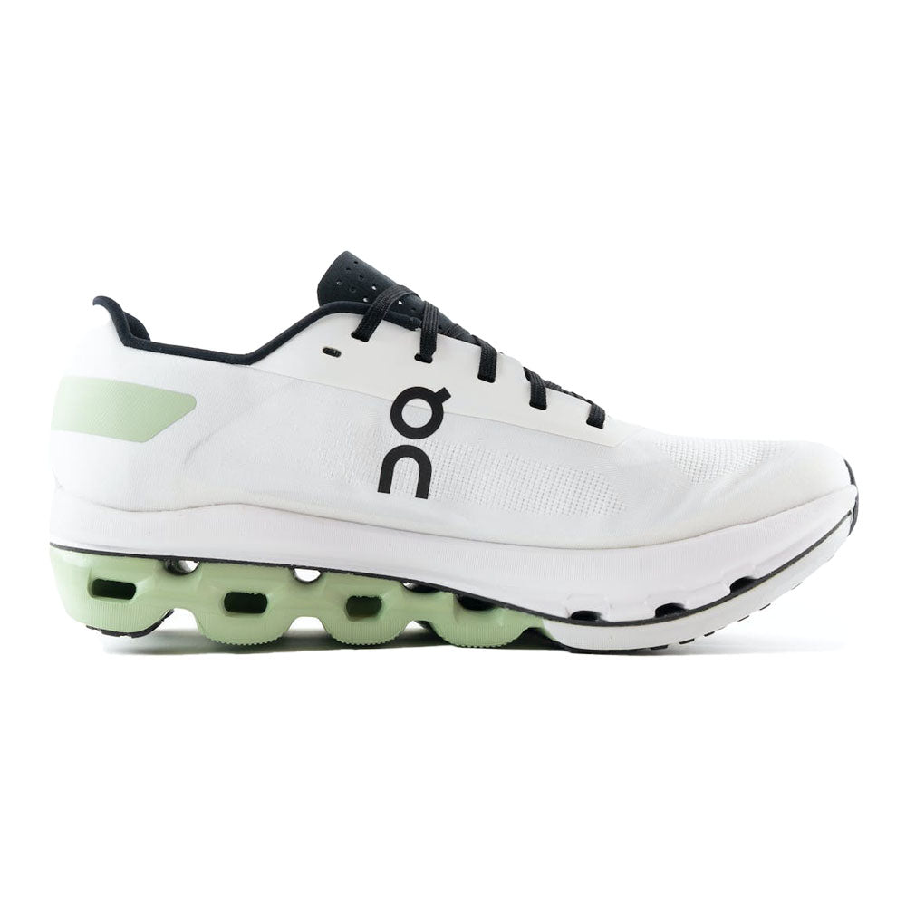 Women's On Cloudboom Echo, White/Black, 8 B Medium