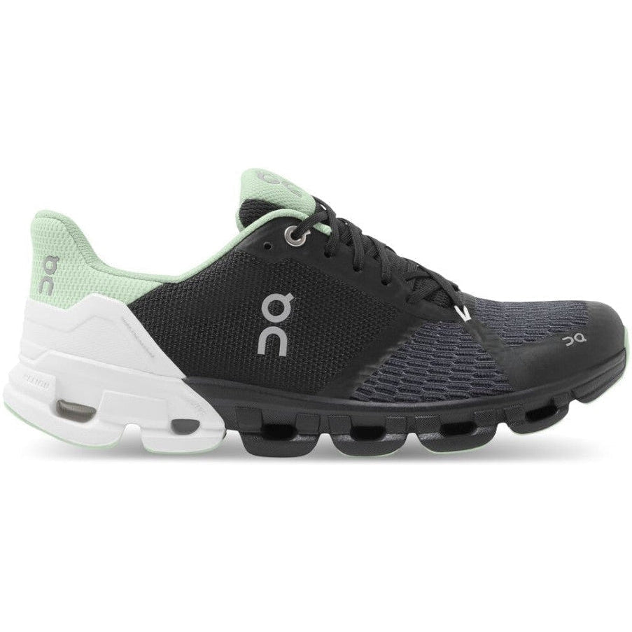 Women's On Cloudflyer, Black/White, 7 B Medium